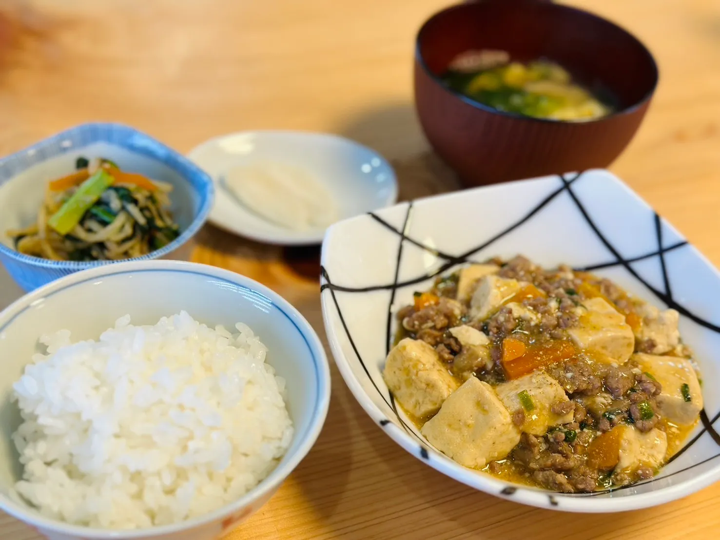麻婆豆腐を中心にしたWILLの昼食