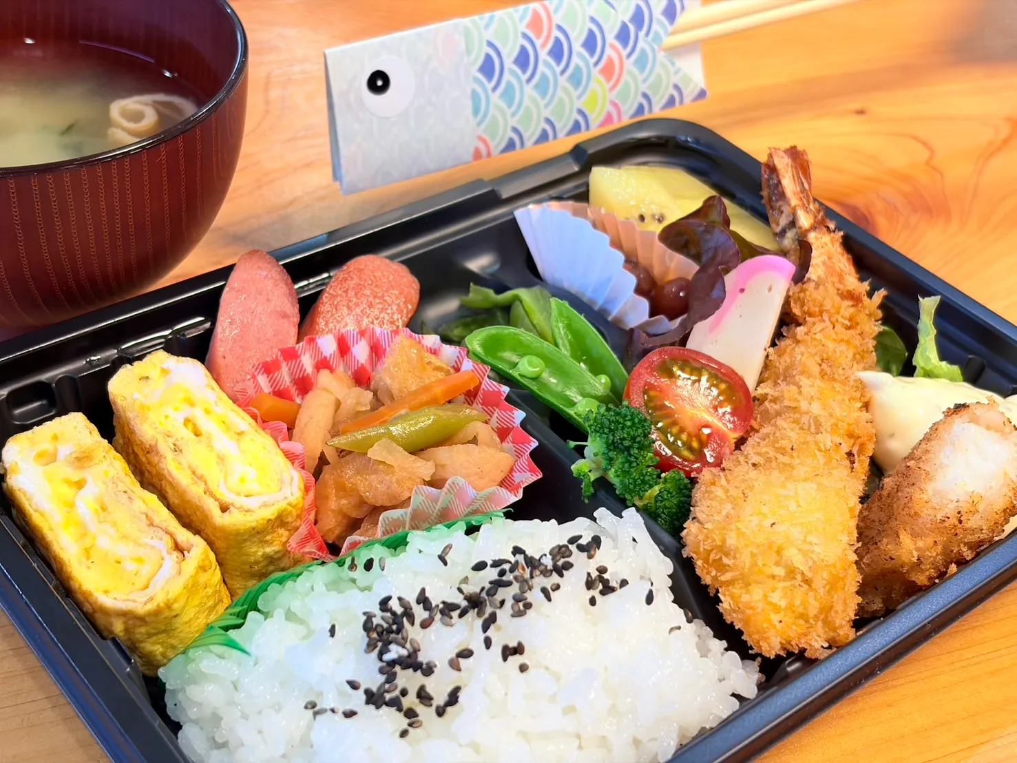 こいのぼりを添えた子どもの日の行事食
